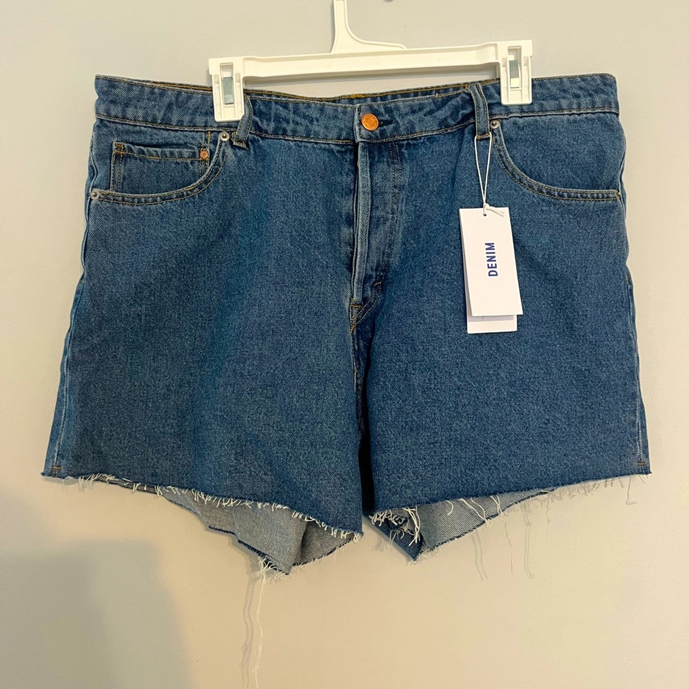 H&M High‎ Waisted Vintage Denim Shorts Size 16